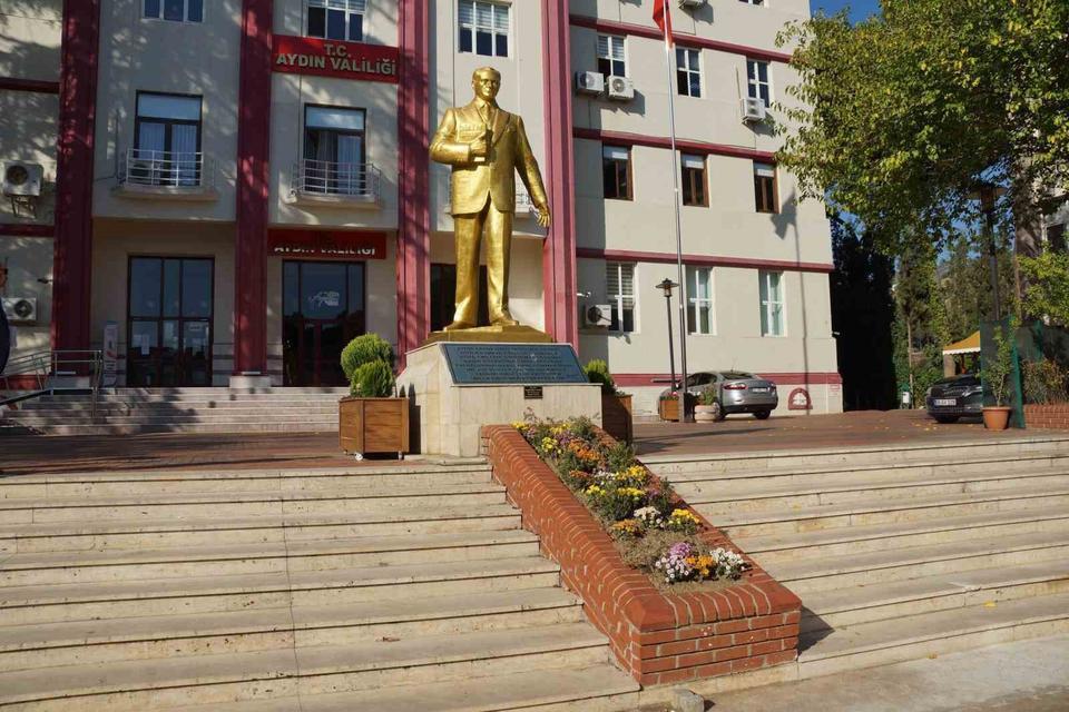 Aydın’da, sosyal medyada gündem olan alkollü sürücü göz altına alındı