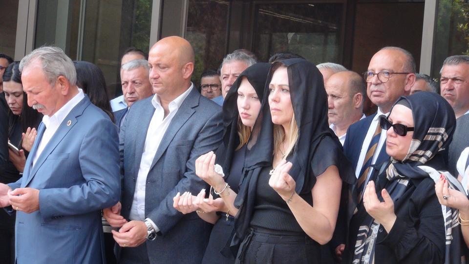 MANİSA'DA FERDİ ZEYREK VEFATININ BİRİNCİ YILINDA ANILDI