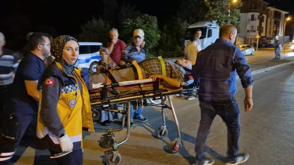 Bisikletinden düşen yaşlı adam yaralandı