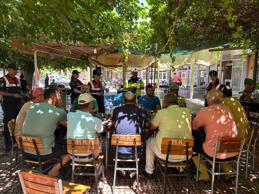 Jandarmadan Koçarlı’da vatandaşlara bilgilendirme