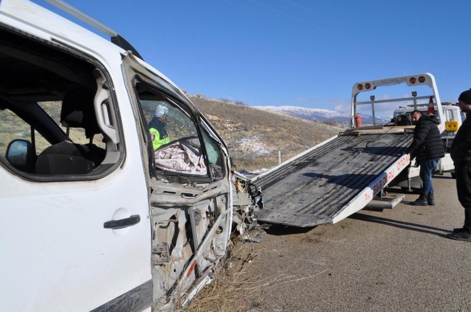 Gizli buzlanma kazaya neden oldu: 4 yaralı