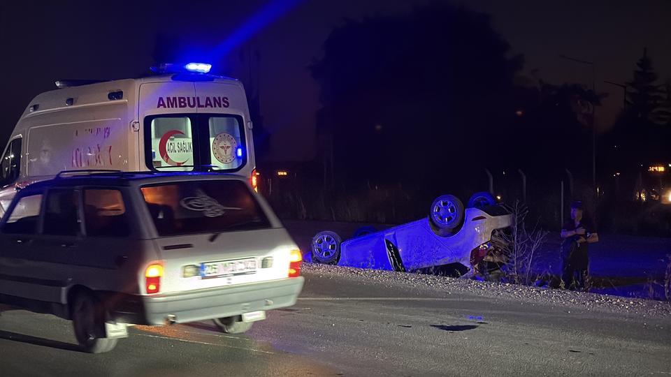 ESKİŞEHİR'DE 'ÇARPIP KAÇTI' İDDİASI: TAKLA ATAN OTOMOBİLDEKİ 2 KİŞİ YARALI