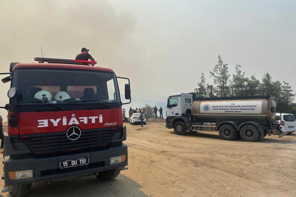 Çine'deki orman yangınına Eskişehir'den destek