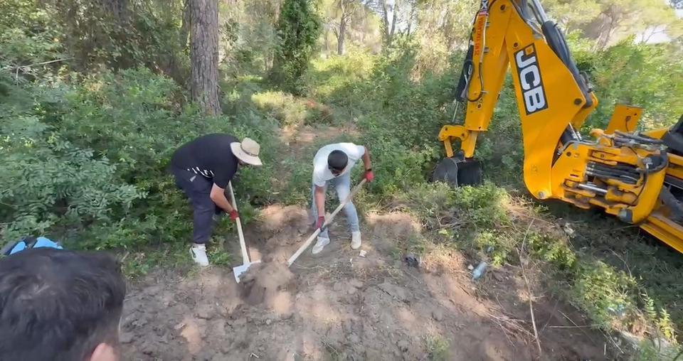 7 YILDIR KAYIP OLAN KADININ EŞİ TARAFINDAN ÖLDÜRÜLDÜĞÜ ORTAYA ÇIKTI CESEDİ ORMANLIK ALANA GÖMÜLEN KADININ ÖLÜMÜ YILLAR SONRA AYDINLATILDI