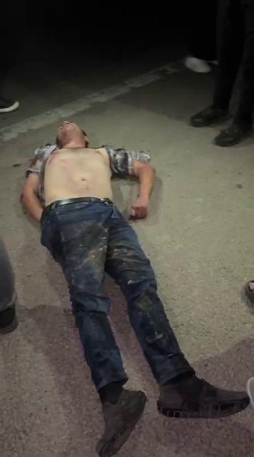 Seyir halindeki kamyonetin kasasından düştü