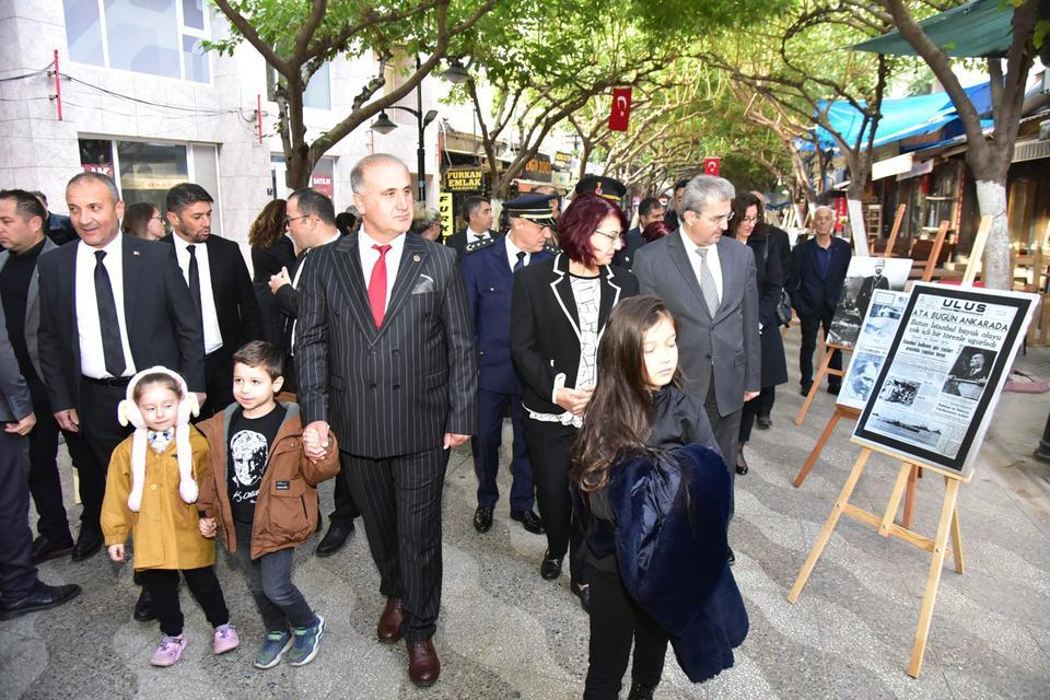 İNCİRLİOVA BELEDİYESİ'NDEN 10 KASIM'A ÖZEL 'ATATÜRK FOTOĞRAF SERGİSİ'