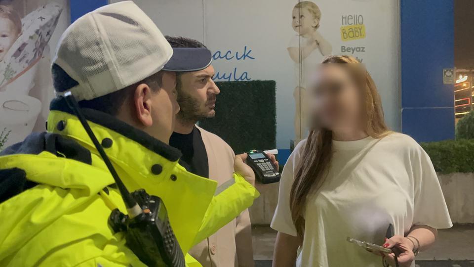 Alkollü kadın sürücü polislere zor anlar yaşattı