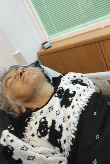 75 yaşındaki diyaliz hastası kadının, araçtan inerken düşürüldüğü iddiası