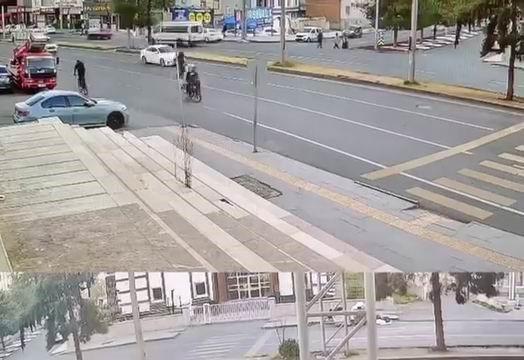 Yolun karşısına geçmeye çalışan kadına motosiklet çarptı