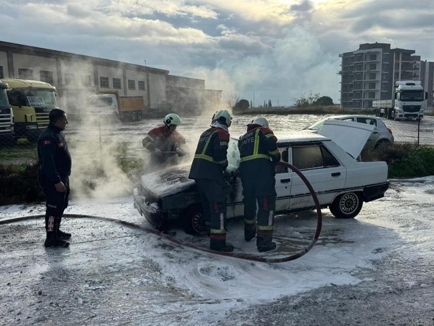 Aydın'da seyir halindeki araç alev topuna döndü