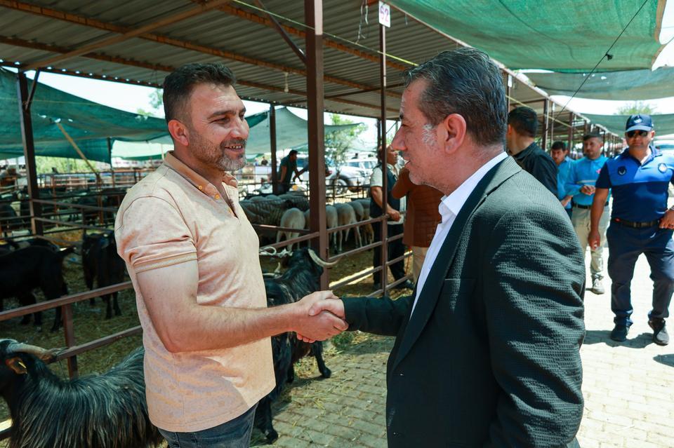 Başkan Yetişkin’den hayvan pazarına ziyaret