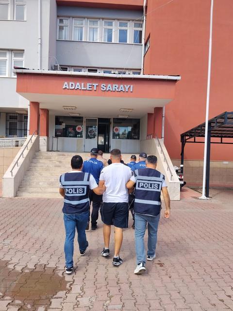 İmamoğlu'nda silah operasyonu: 3 şüpheli tutuklandı