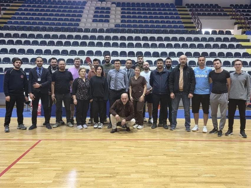 Aydın'da hastane personeli masa tenisinde hünerlerini sergiledi