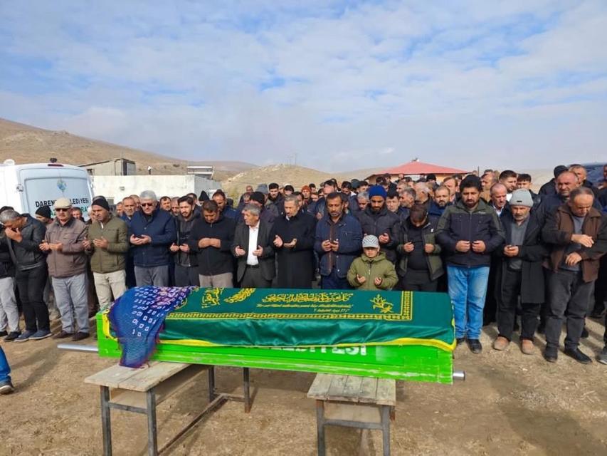 Kayıp olarak aranırken ölü bulunan kadın defnedildi