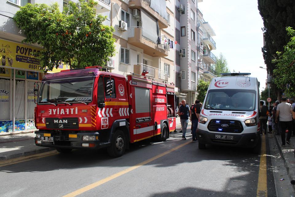 KÜÇÜK ÇOCUK ÇAKMAKLA OYNARKEN EVİ YAKTI