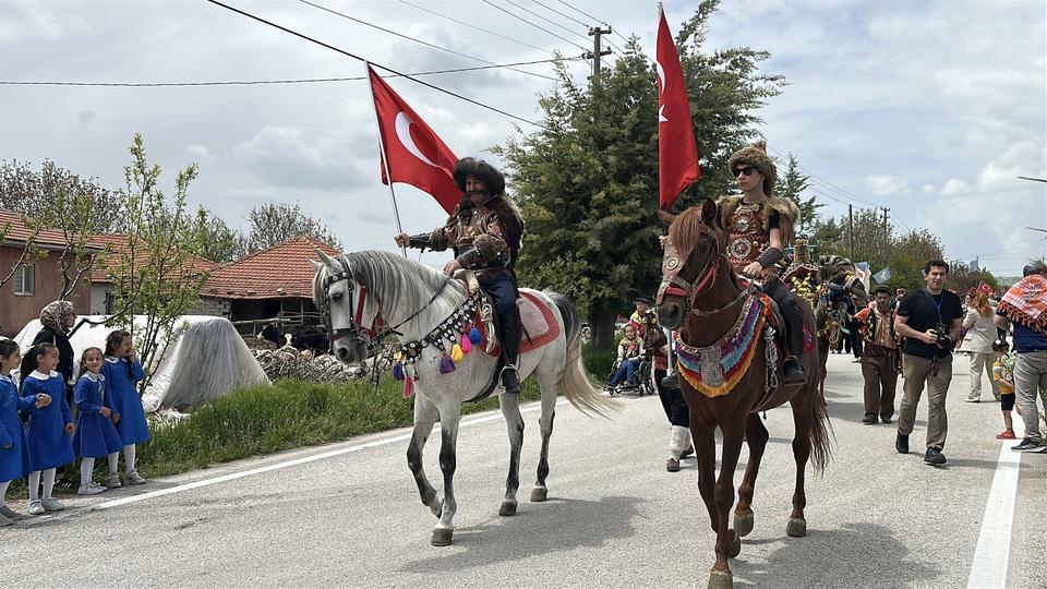 Temsili Yörük Göçü, renkli görüntülere sahne oldu