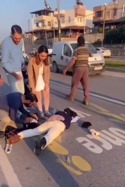 Anne ve 2 çocuğuna yaya geçidinde otomobil çarptı