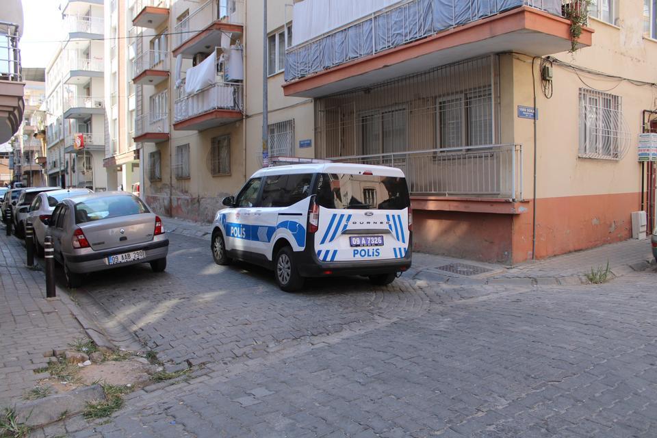 KAPININ ÖNÜNE KOYULAN ÇÖP, EKİPLERİ HAREKETE GEÇİRDİ