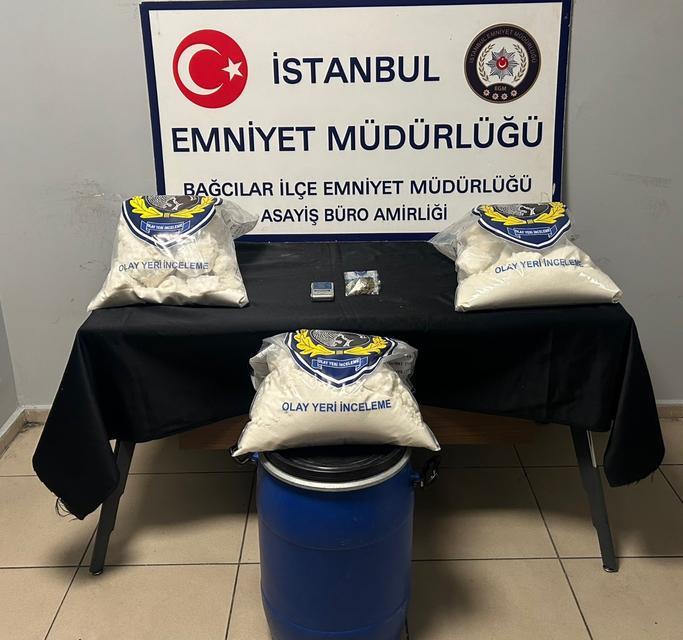 Uyuşturucu imalathanesine baskın: 23 kilo uyuşturucu ele geçirildi