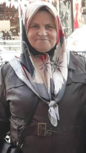 Evinin bahçesinde çıkan yangının üzerine düşen kadın hayatını kaybetti
