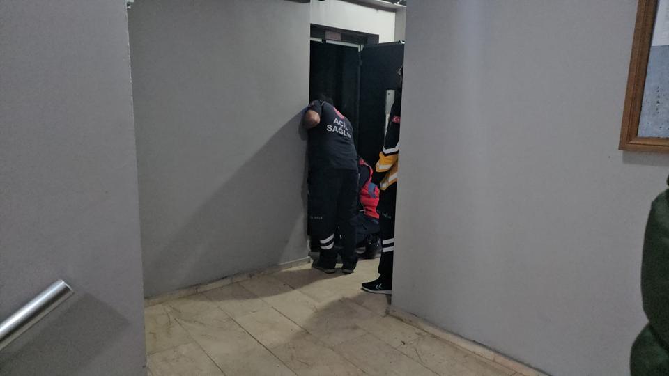 Asansör boşluğuna düşen usta hayatını kaybetti