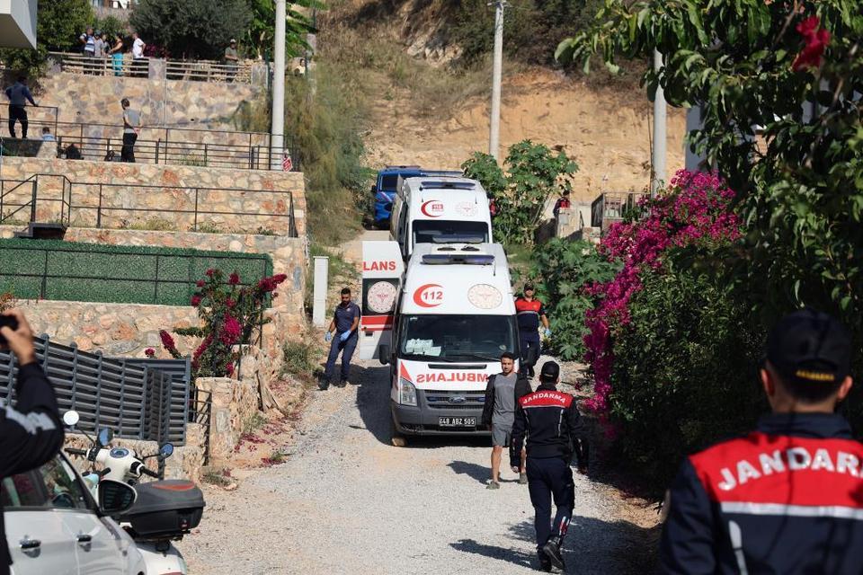 Uyuşturucu bağımlısı arkadaşının evini ateşe verdi