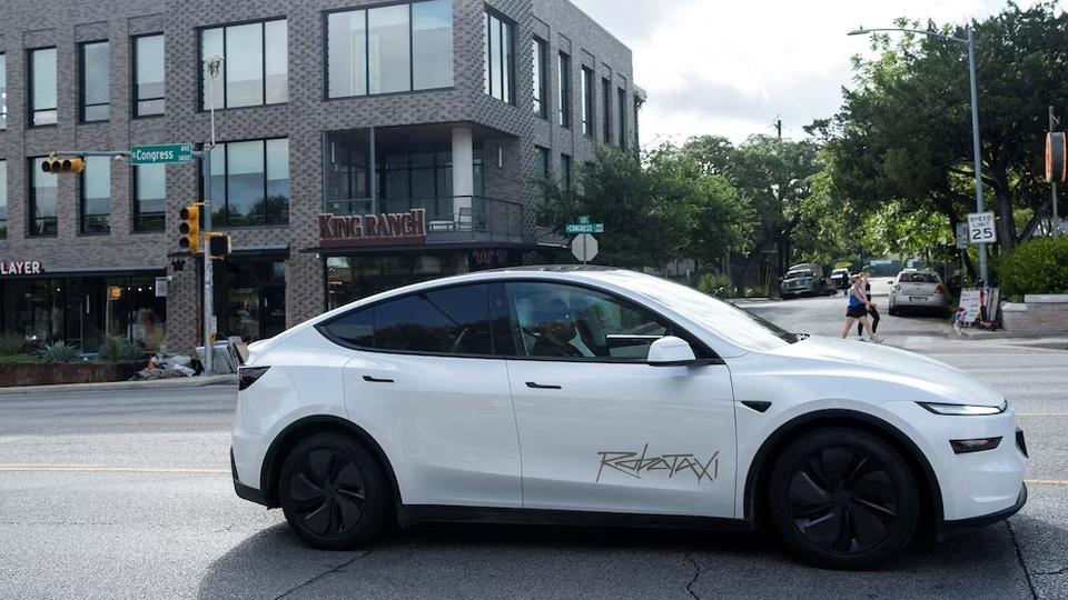 Tesla’nın sürücüsüz teknolojisi Avrupa sınavında: Fransa testlere başladı