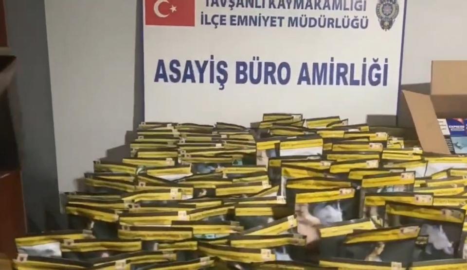 Kütahya'da kaçak tütün operasyonu