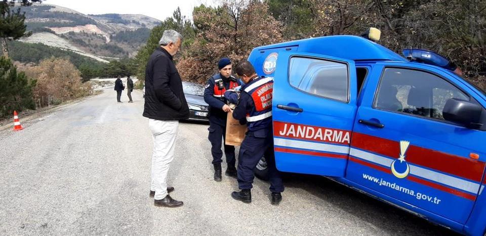 Traktör devrildi: 1 ölü, 1 yaralı