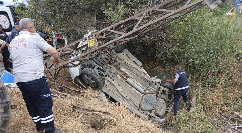 Kadın sürücü trafik kazasında yaşamını yitirdi