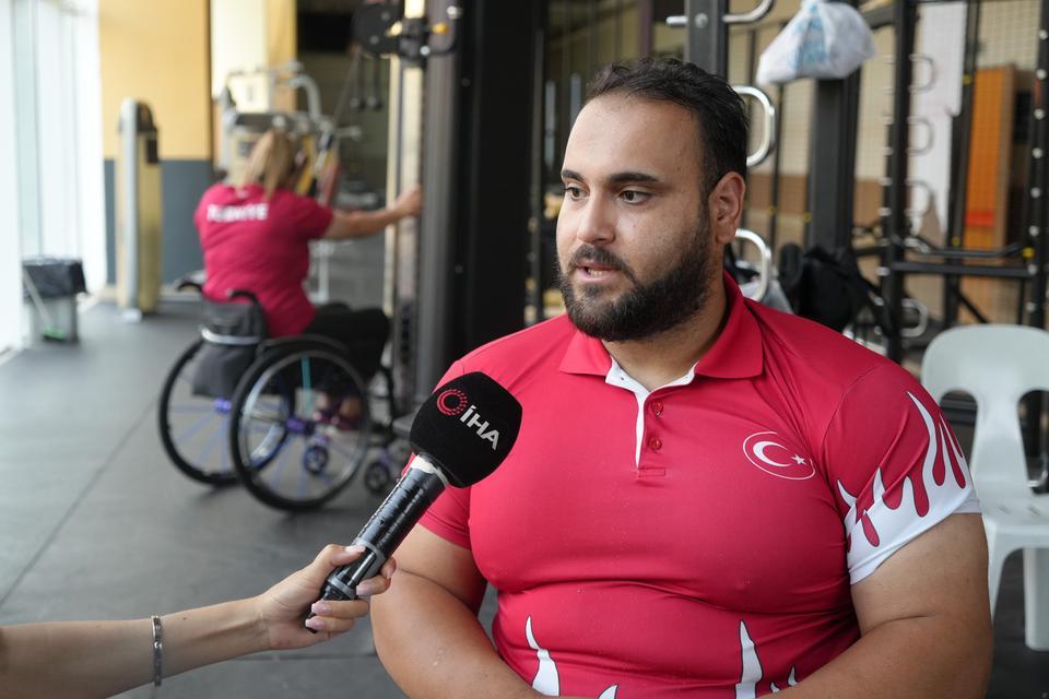 ENGEL TANIMAYAN ÇİFT 2028 OLİMPİYATLARINDA TÜRK BAYRAĞINI DALGALANDIRMAK İSTİYOR YOLDAN ÇEVİREN HOCASI, DÜNYA REKORUNA ULAŞTIRDI SPOR SALONUNDA BAŞLAYAN HİKAYEDE ŞİMDİ HEDEFLERİ OLİMPİYATTA TÜRK BAYRAĞINI DALGALANDIRMAK SALON ARKADAŞLIĞI, HAYAT ARKADAŞLIĞINA DÖNÜŞTÜ