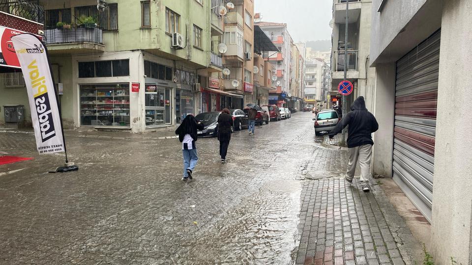 Aydın'da uyarılara aldırış etmeyenler hazırlıksız yakalandı
