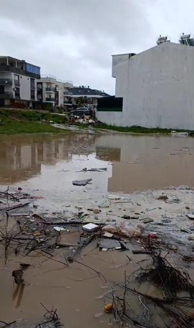 Didim’de sağanak yağış etkili oldu