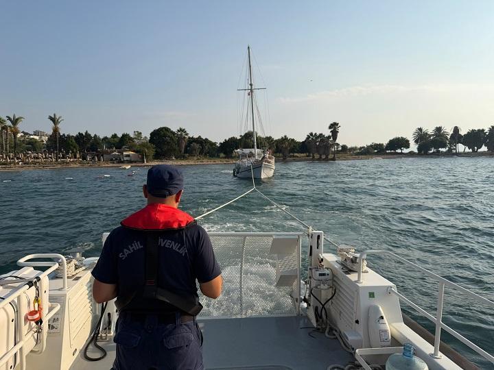 Kuşadası açıklarında korku dolu anlar: 9 kişi kurtarıldı