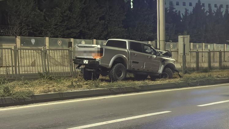 Virajı alamayan araçta bulunan yolcu hastanelik oldu