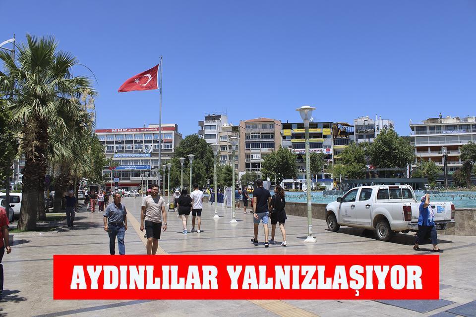 Aydınlılar yalnızlaşıyor