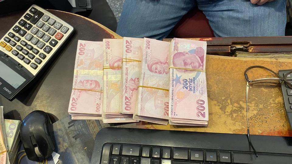 Yeni yıl cebinizi yakacak: Memura %21, halka %25 zam!