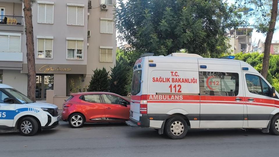 Yaşlı anne ve kızı aynı evde ölü bulundu