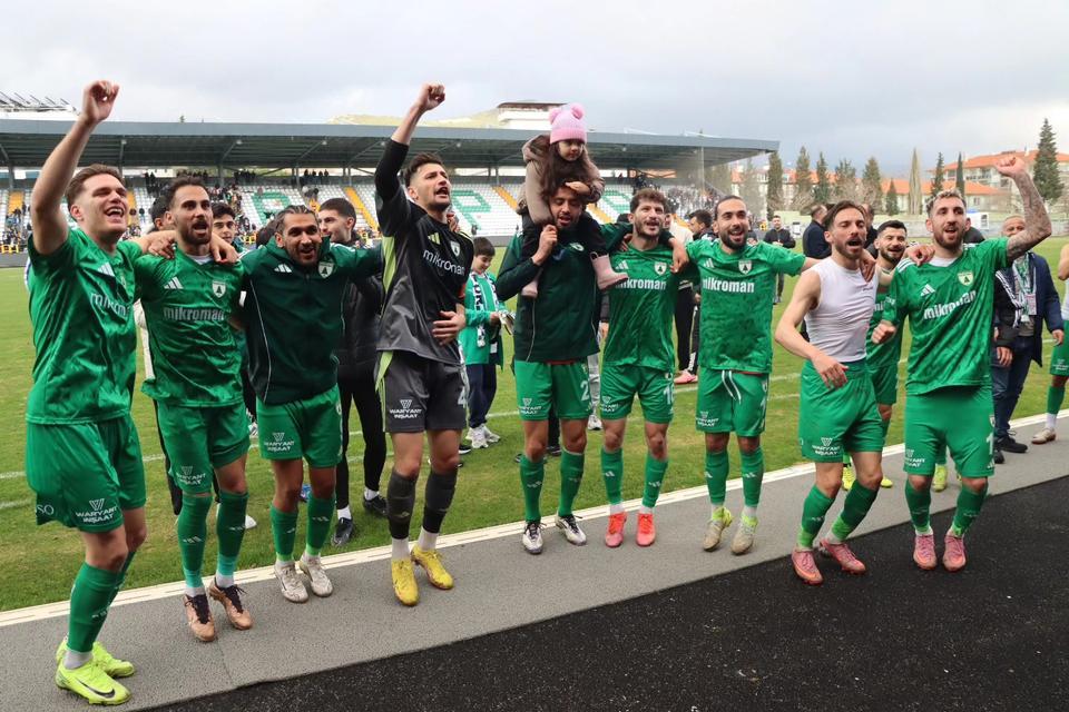 Muğlaspor, muhteşem taraftarıyla kazandı