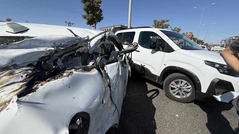 Asfalt paleti otomobili biçti