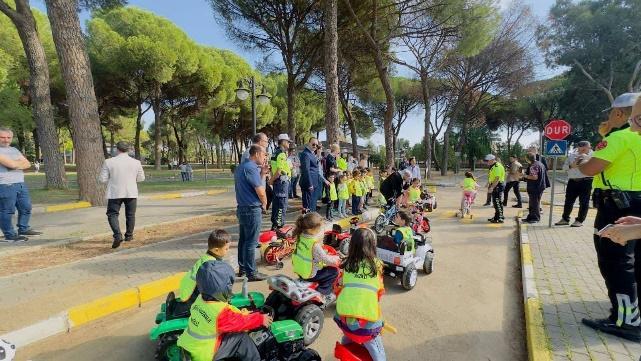 Nazilli’de ilkokul öğrencilerine trafik eğitimi verildi