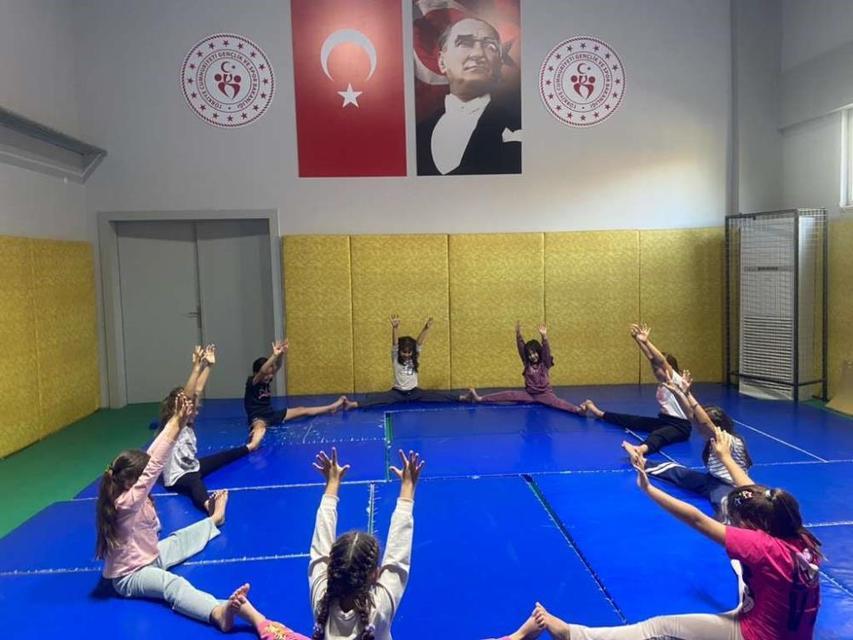 Aydın'da gençler hem sporu seviyor, hem de eğleniyor