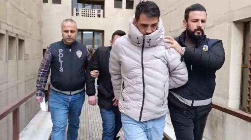 BURSA'DA OKUL ÖNÜNDE KADIN ÖĞRETMENE SİLAHLI SALDIRI DÜZENLEYEN ESKİ NİŞANLISI TUTUKLANDI