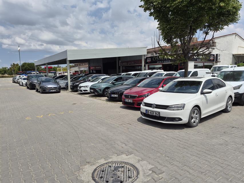 İkinci elde satışlar yarı yarıya azaldı