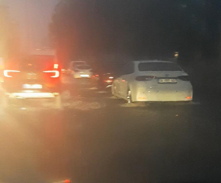 Aydın'da sağanak yağış caddeleri göle çevirdi