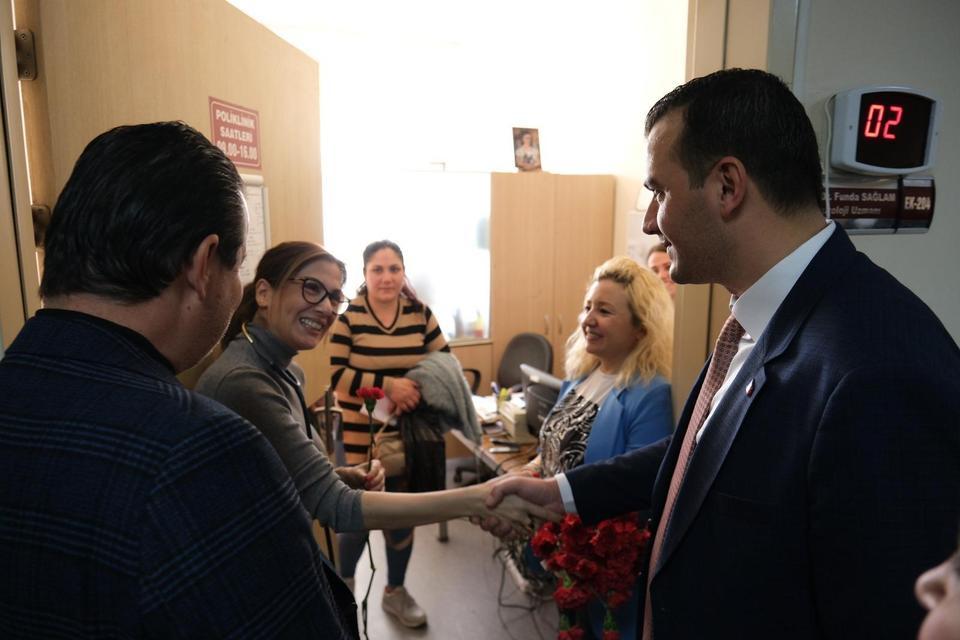 EFELER BELEDİYE BAŞKAN ADAYI PEHLİVAN, GÜNÜNÜ SAĞLIK ÇALIŞANLARINA AYIRDI