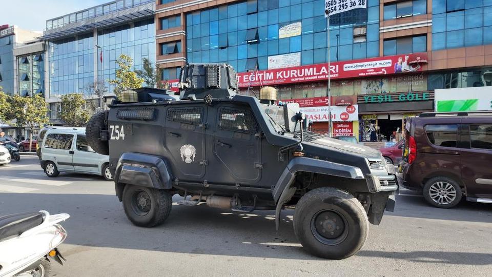 Otele el bombası atıldı