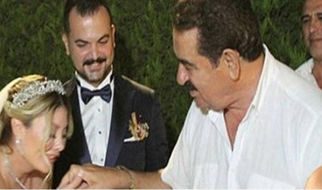 Tatlıses’ten davacı olan eski menajerinin eşi Aydın’da görev yapıyor