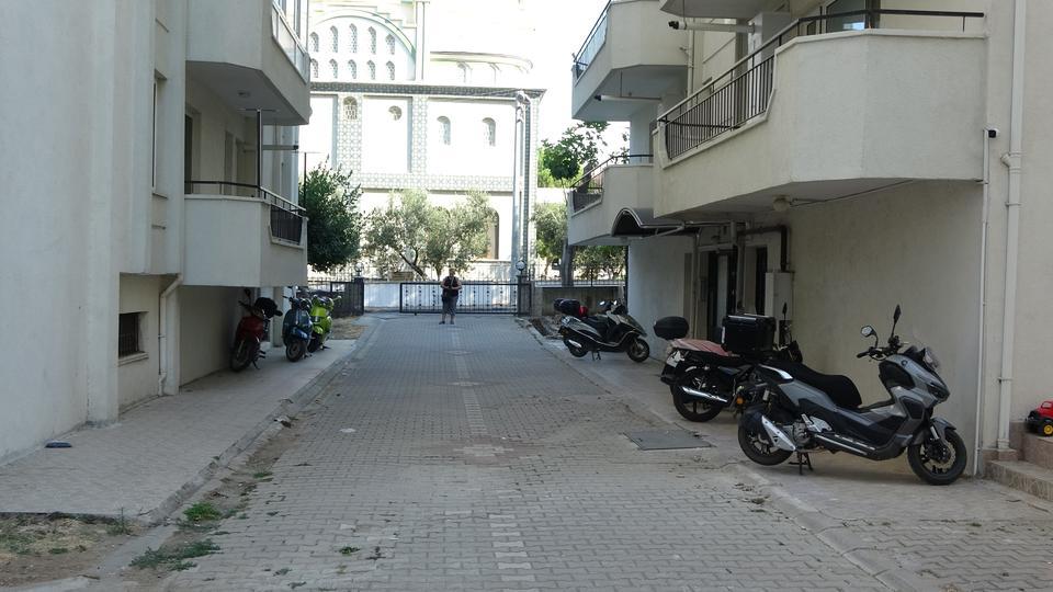 ÇANAKKALE'DE 2 GÜN SEVGİLİSİNİN STREÇ FİLME SARILI CESEDİYLE AYNI EVDE YAŞADI CİNAYET ŞÜPHELİSİ SEVGİLİ: "MASAJ YAPTIĞI SIRADA FENALAŞTI. BİR ANDA NEFESSİZ KALDI, ÖLDÜĞÜ İÇİN KORKTUM. KİMSEYE HABER VEREMEDİM"