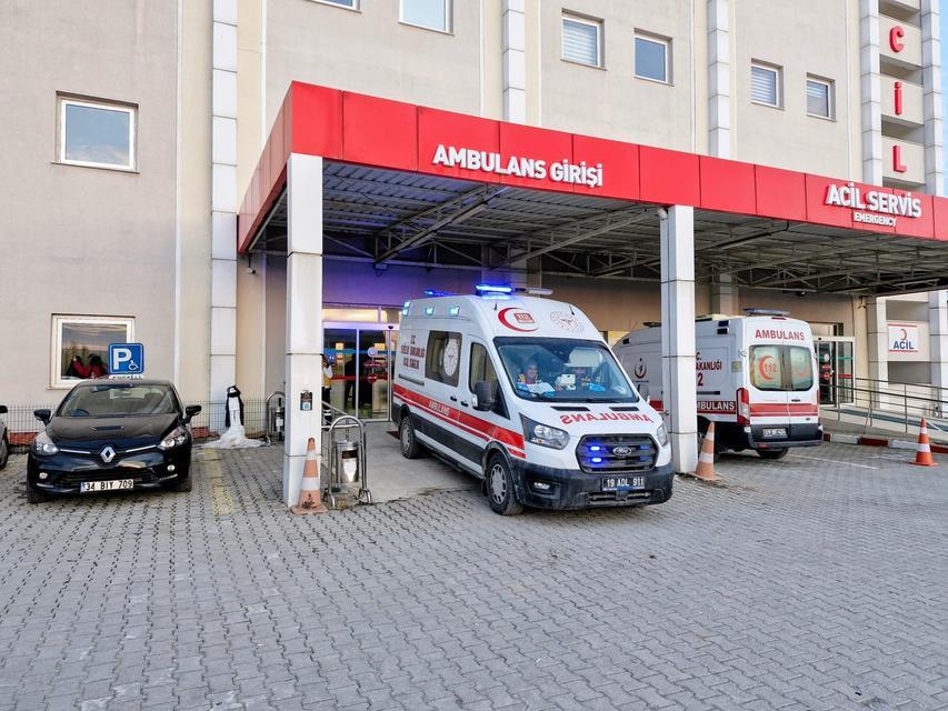 Elini yem karma makinesine kaptıran çiftçi yaralandı